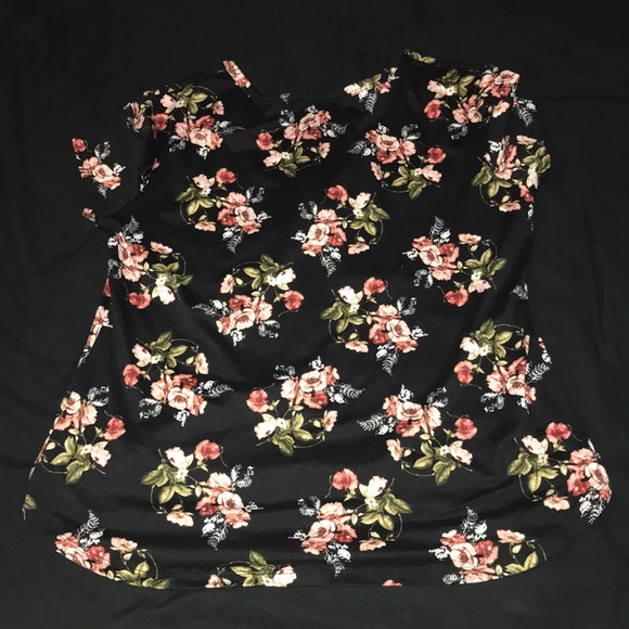 Floral Top SIZE LARGE - Picture 2 of 2